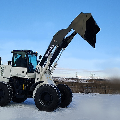 «сибирский гидромаш» открывает продажу спецтехники manitech  картинка