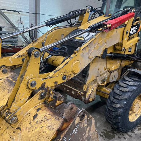 ремонт гидроцилиндров экскаватора-погрузчика картинка